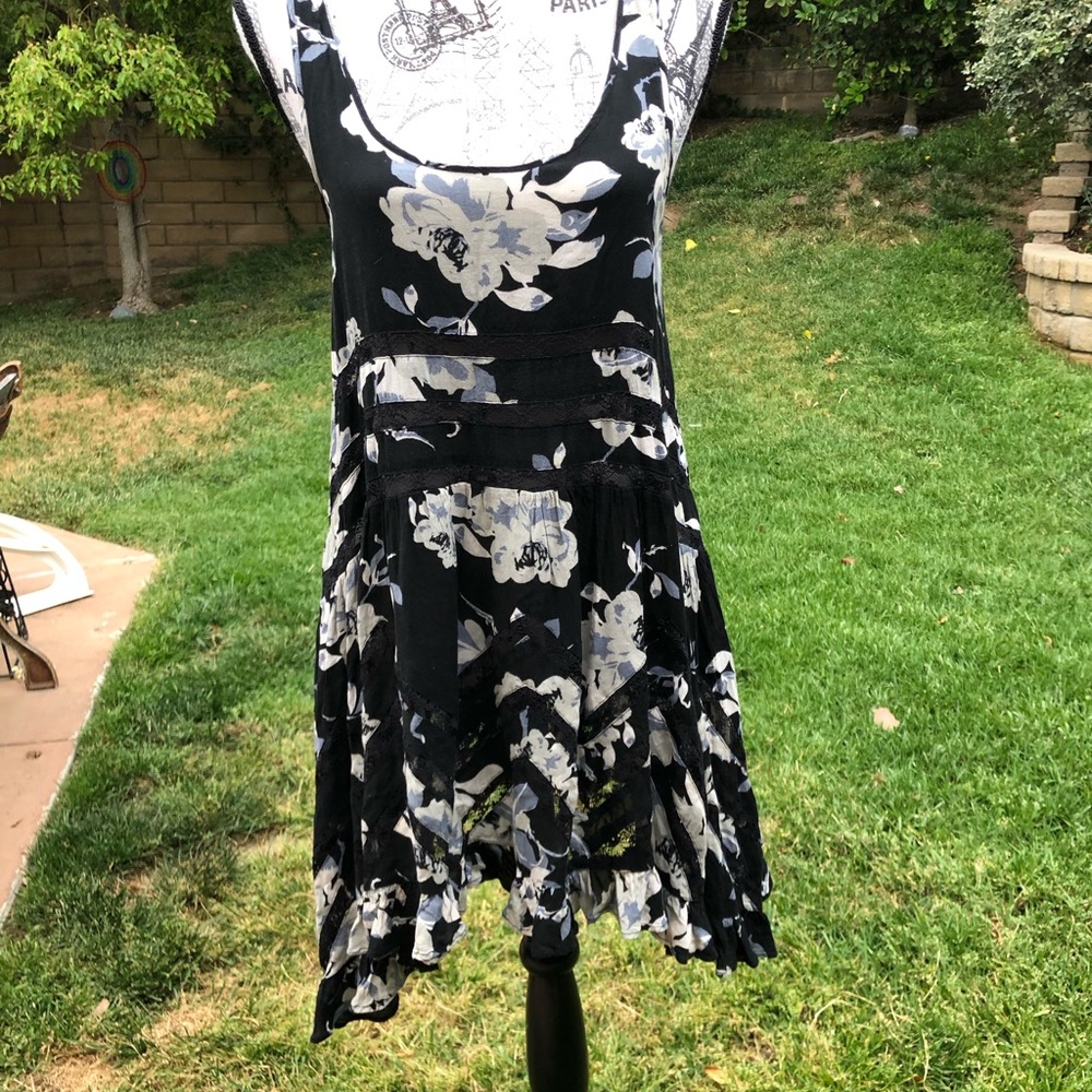 FREE PEOPLE DRESS !!! 🖤🖤🖤🖤 - Picture 2 of 5